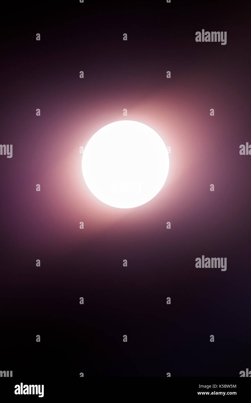 Fotografia del sole di mezzogiorno Foto Stock