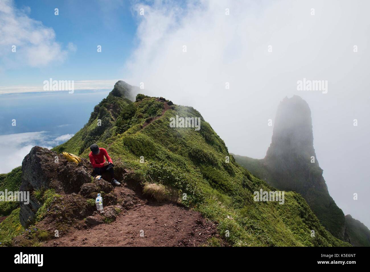 Il picco del sud e del gendarme sul monte rishiri, Isola di Rishiri, Hokkaido, Giappone Foto Stock