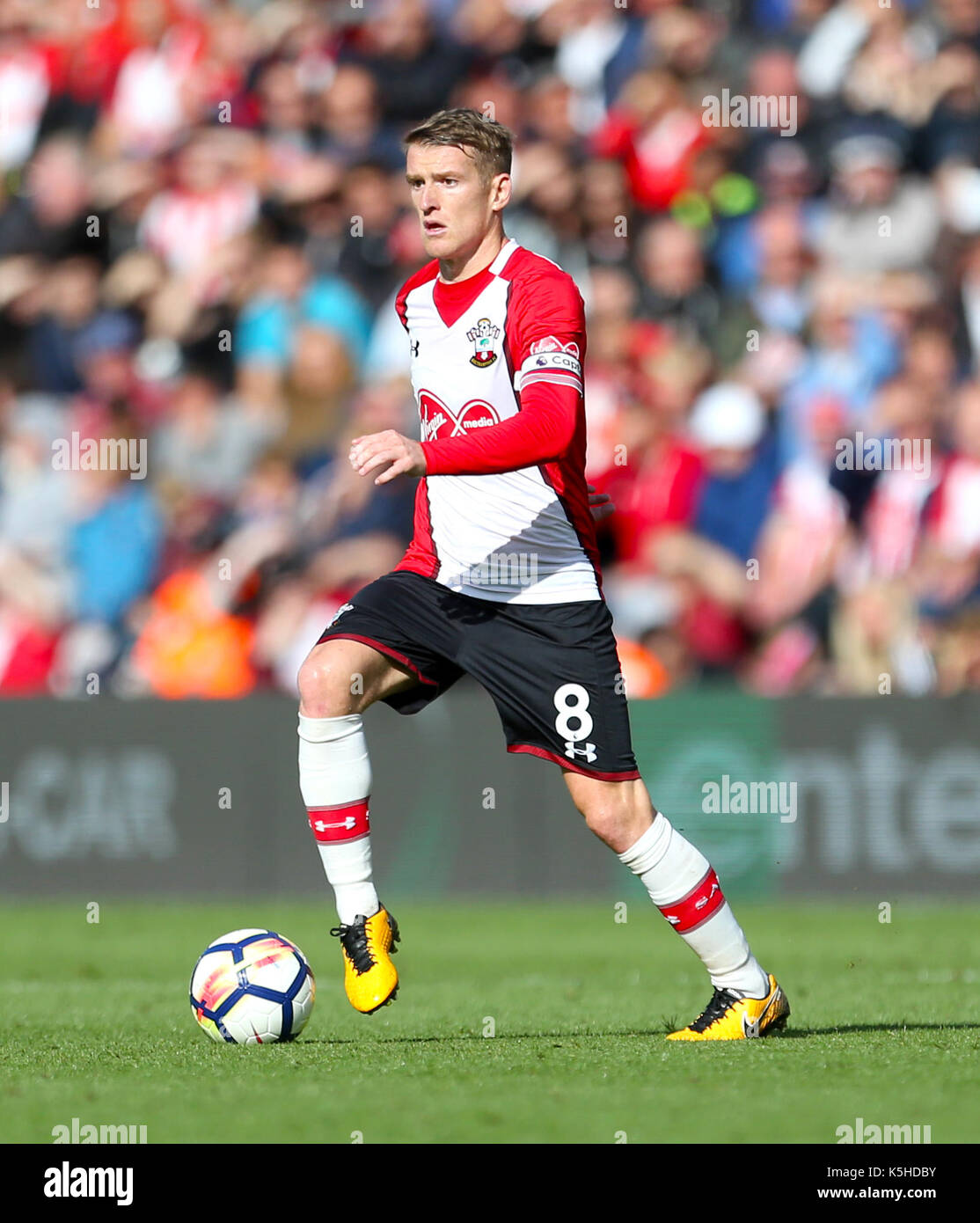 Southampton steven davis durante il match di premier league a St Mary's Stadium, southampton. press association foto. picture Data: sabato 9 settembre, 2017. vedere pa storia soccer southampton. Photo credit dovrebbe leggere: Steven paston/pa filo. restrizioni: solo uso editoriale nessun uso non autorizzato di audio, video, dati, calendari, club/campionato loghi o 'live'. servizi online in corrispondenza uso limitato a 75 immagini, nessun video emulazione. Nessun uso in scommesse, giochi o un singolo giocatore/club/league pubblicazioni. Foto Stock