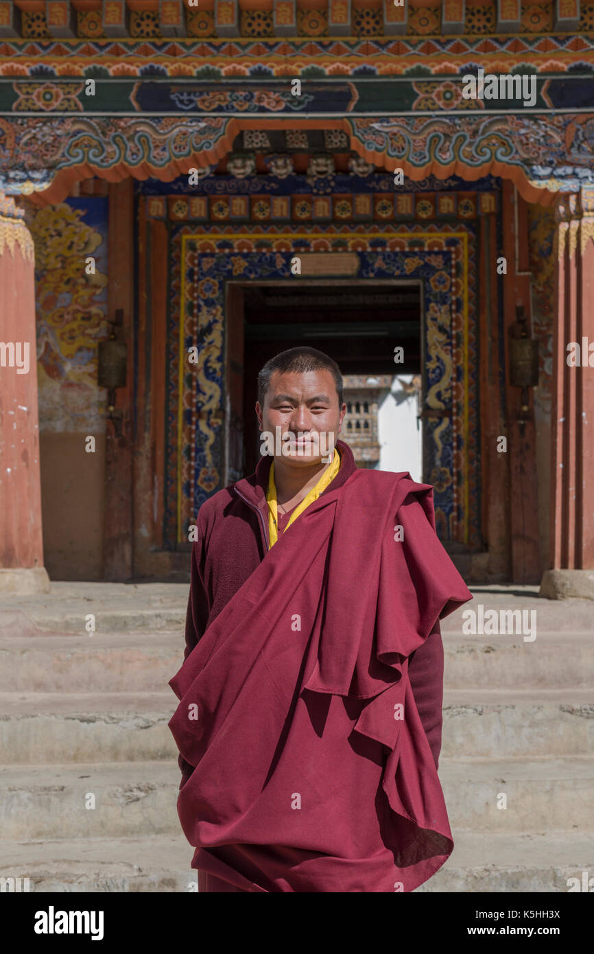 Monastero gangtey, phobjikha valley, western bhutan - febbraio 22, 2015: lama o senior monaco in monastero gangtey, phobjikha valley. Foto Stock