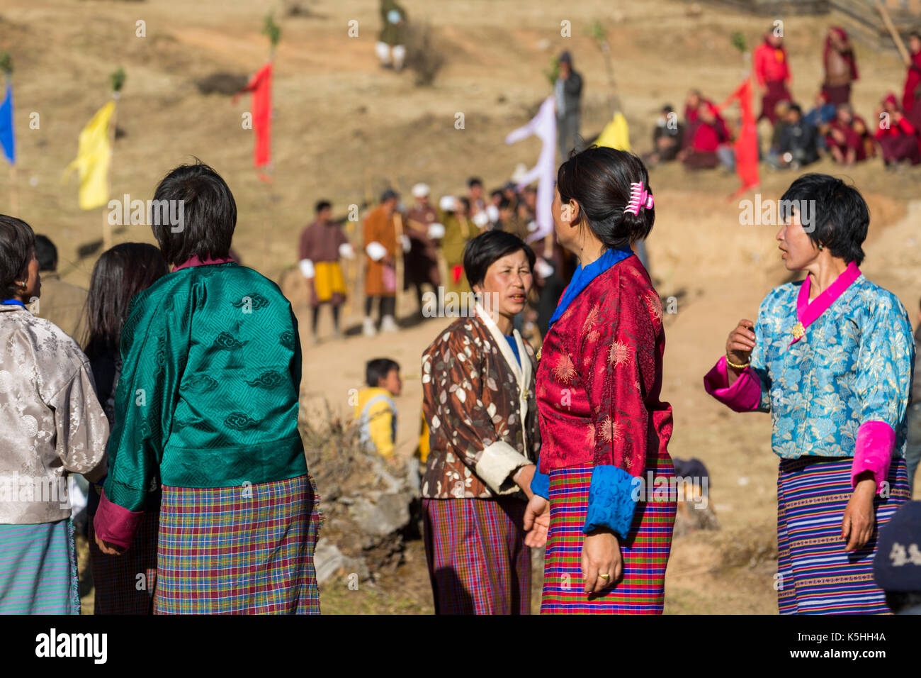 Tiro con l'arco locale la concorrenza nella valle di phobjikha, western bhutan Foto Stock