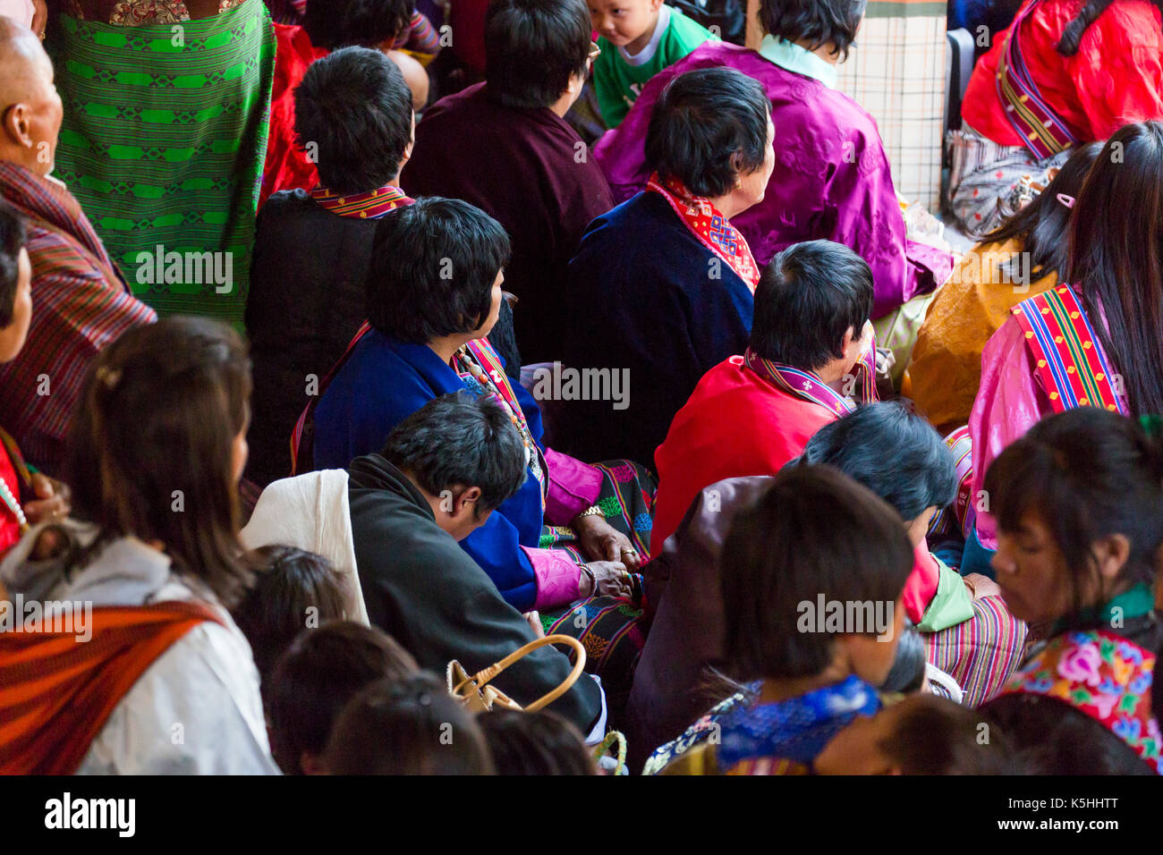 Punakha Drubchen (celebrazione storica) e Tsechu (celebrazione religiosa) a Punakha Dzong, Bhutan occidentale. Foto Stock