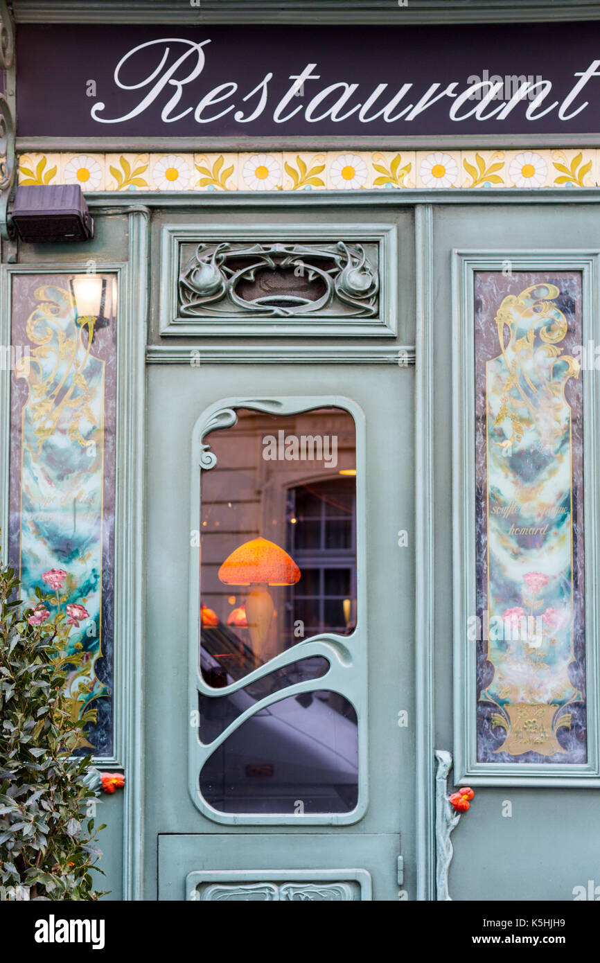 Esterno del Petit Zinc ristorante a Saint Germain, Parigi Foto Stock