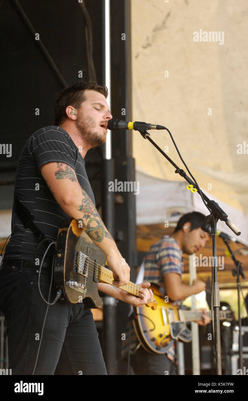 Chitarrista e cantante dustin kensrue (l) teppei teranishi tre volte eseguire 2009 Vans warped tour tour finale giorno Home Depot Center di Carson. Foto Stock