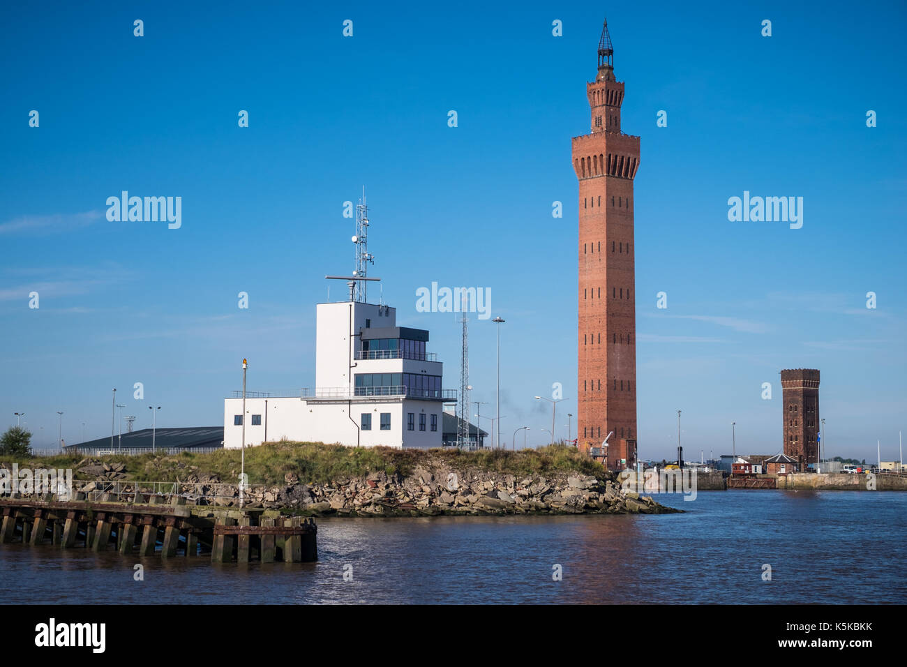 La nuova ABP Marine Centro di controllo situato tra Royal Dock e Dock di pesce all'estremità nord del porto estate a Grimsby Foto Stock