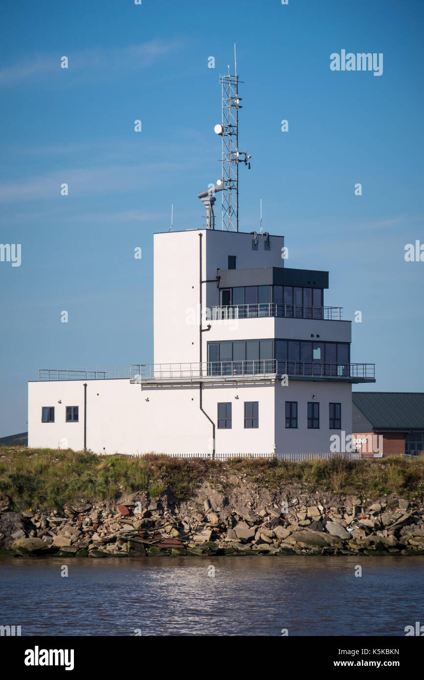 La nuova ABP Marine Centro di controllo situato tra Royal Dock e Dock di pesce all'estremità nord del porto estate a Grimsby Foto Stock
