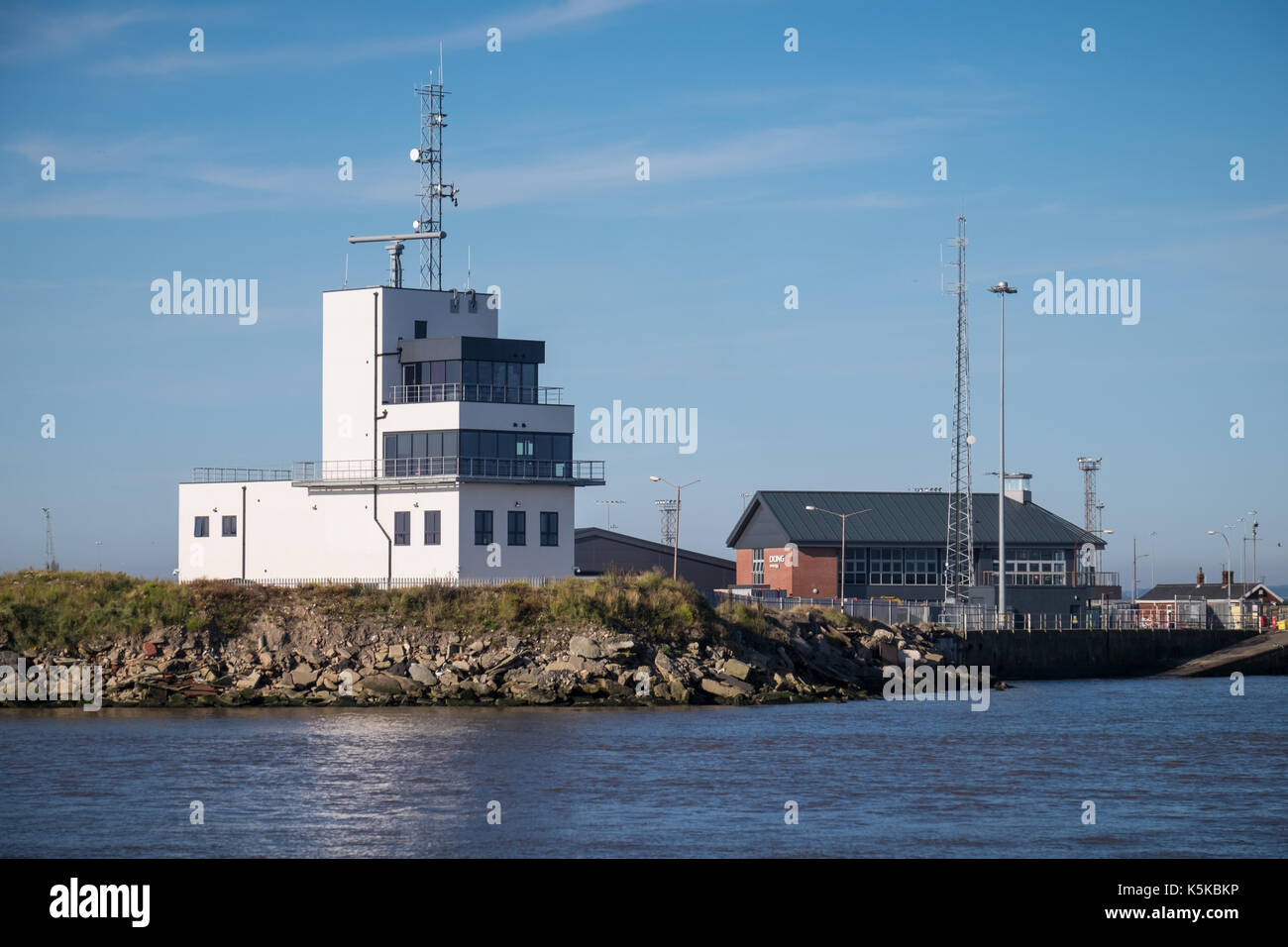 La nuova ABP Marine Centro di controllo situato tra Royal Dock e Dock di pesce all'estremità nord del porto estate a Grimsby Foto Stock