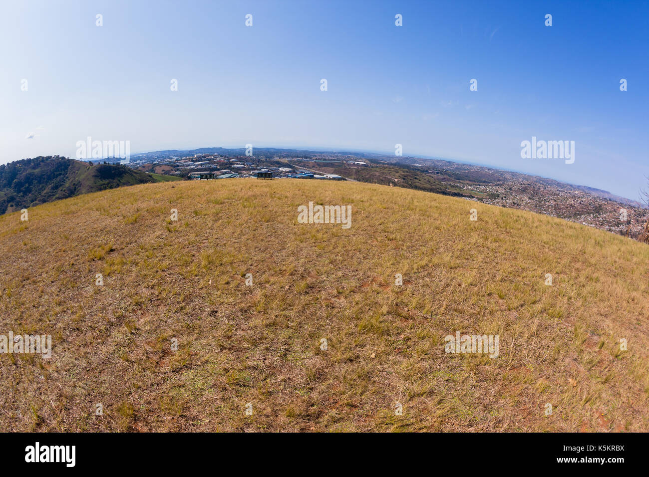 Affacciato marianhill autostrada toll gates e il paesaggio di alloggiamento. Foto Stock