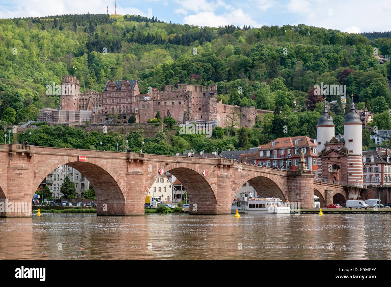 Bella vista del castello di Heidelberg e Carl Theodor-bridge, heidelberg, germania. Foto Stock