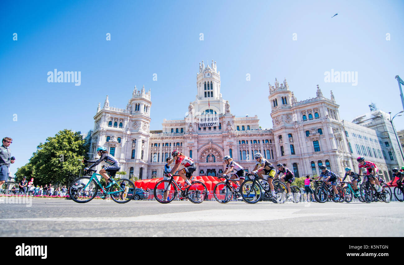 Madrid, Spagna. Decimo Sep, 2017. Peloton giostre durante le donne corsa di ciclismo 'Madrid sfida' il 10 settembre 2017 a Madrid, Spagna. Credito: David Gato/Alamy Live News Foto Stock