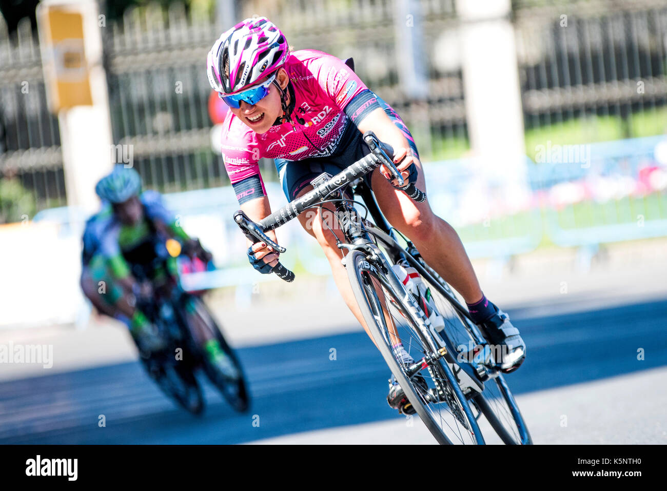 Madrid, Spagna. Decimo Sep, 2017. Un ciclista di BTC City Ljubljana giostre durante le donne corsa di ciclismo 'Madrid sfida' il 10 settembre 2017 a Madrid, Spagna. Credito: David Gato/Alamy Live News Foto Stock