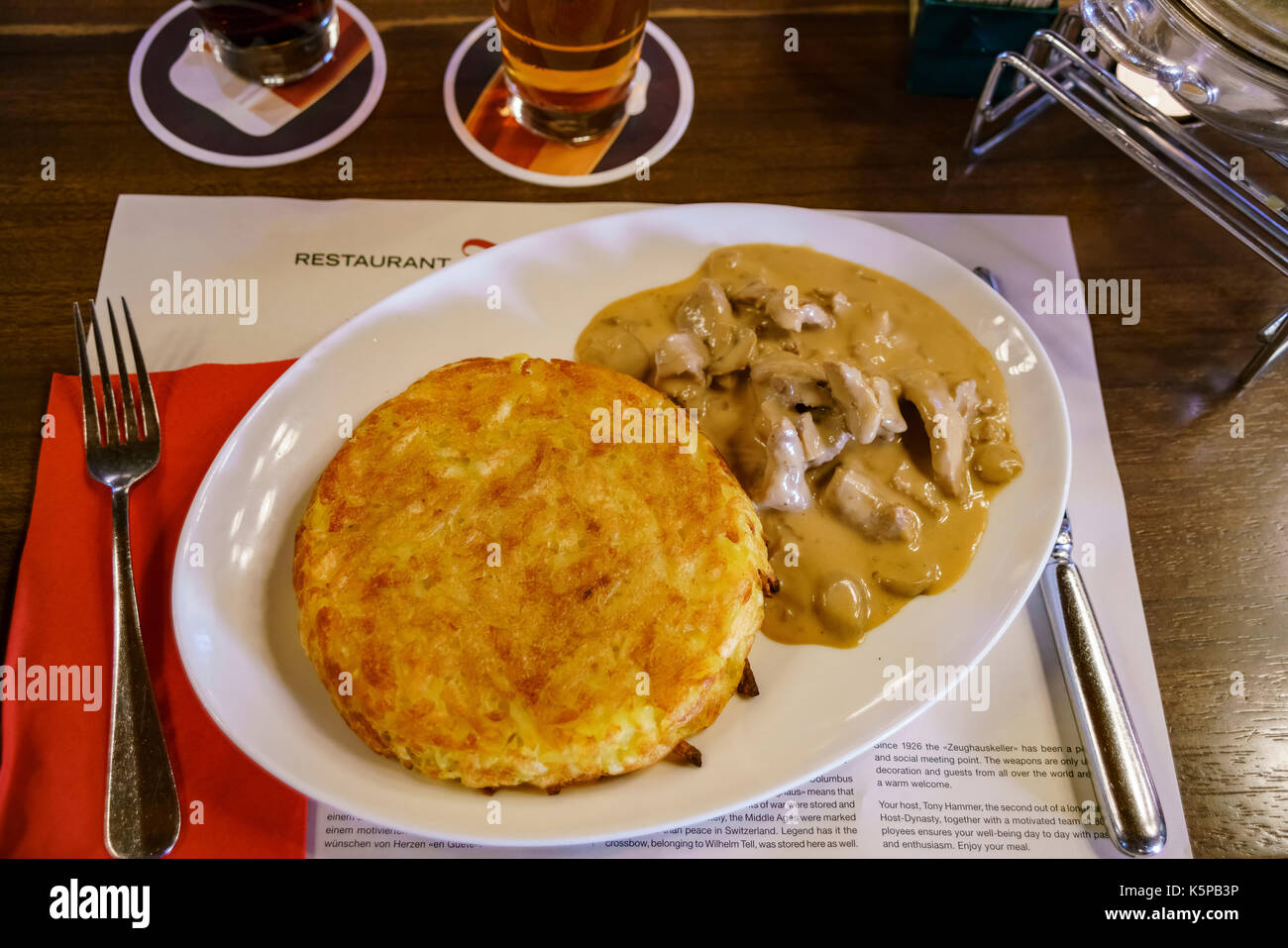 Il famoso geschnetzeltes (carni bovine), abbiamo mangiato a Zurigo, Svizzera Foto Stock