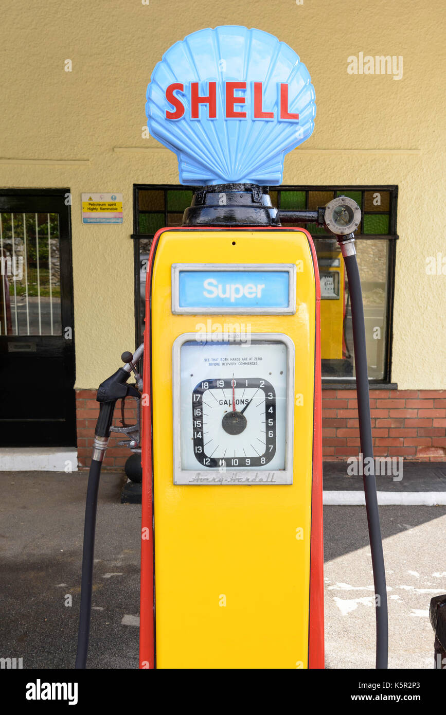 Guscio vintage pompe benzina colyford East Devon Regno Unito Foto Stock