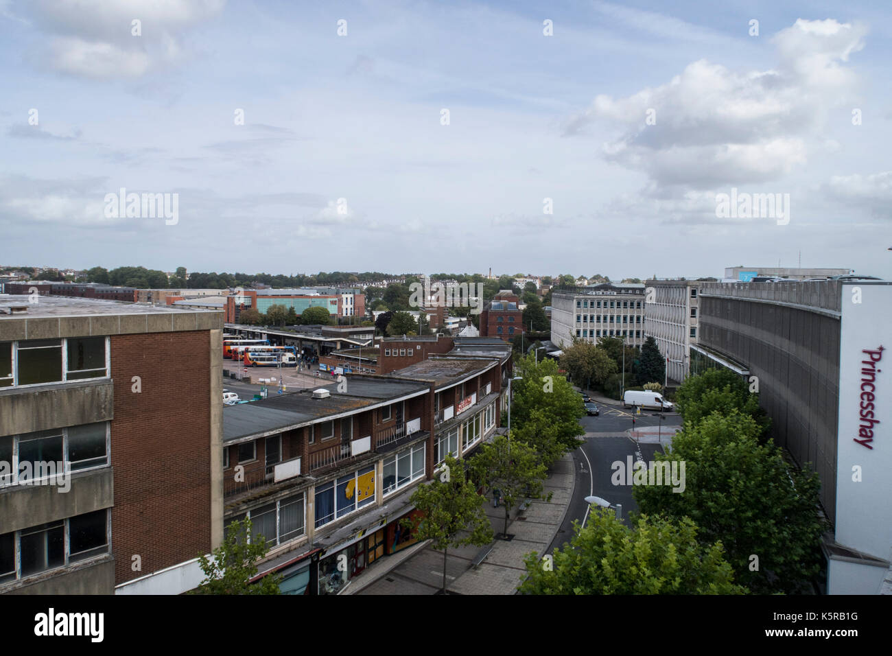 Panorama dei tetti di Exeter guardando a sud-est con la parte di Princesshay sulla destra Foto Stock
