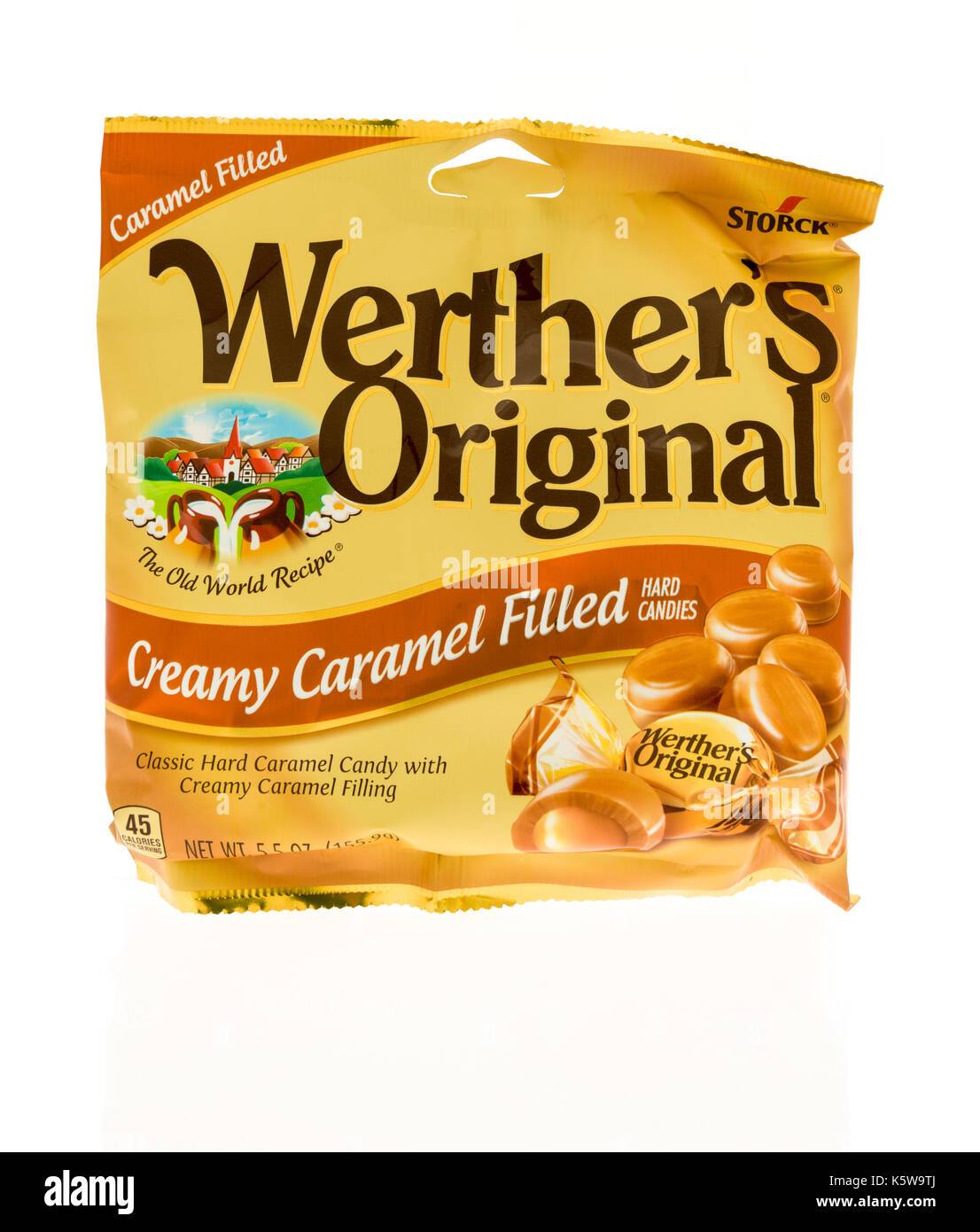 Winneconne, wi - 4 settembre 2017: una borsa del Werther's originale caramello cremoso riempito caramelle dure isolato su un background. Foto Stock