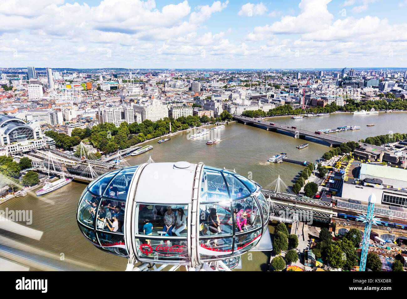 Sulla London Eye, il Tamigi dal London eye London eye capsula, top del London Eye, London eye ruota, i turisti sulla London Eye, Londra uk a cavallo Foto Stock