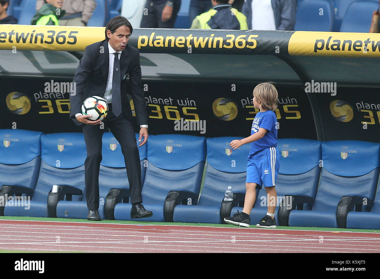 Italia, Roma, 10 settembre 2017: simone inzaghi con lui figlio alla fine della partita di calcio di serie a del campionato italiano tra Lazio vs Milano in stadio Olimpico di Roma il 10 settembre 2017. Foto Stock