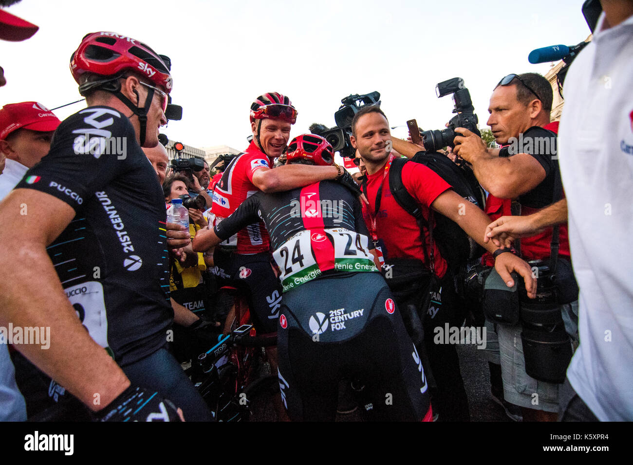 Madrid, Spagna. 10 Settembre, 2017. Chris Froome (Team Sky) celebra la sua vittoria al Giro di Spagna (Vuelta a España) tra Madrid e Madrid il 10 settembre 2017 a Madrid, Spagna. ©David Gato/Alamy Live News Foto Stock