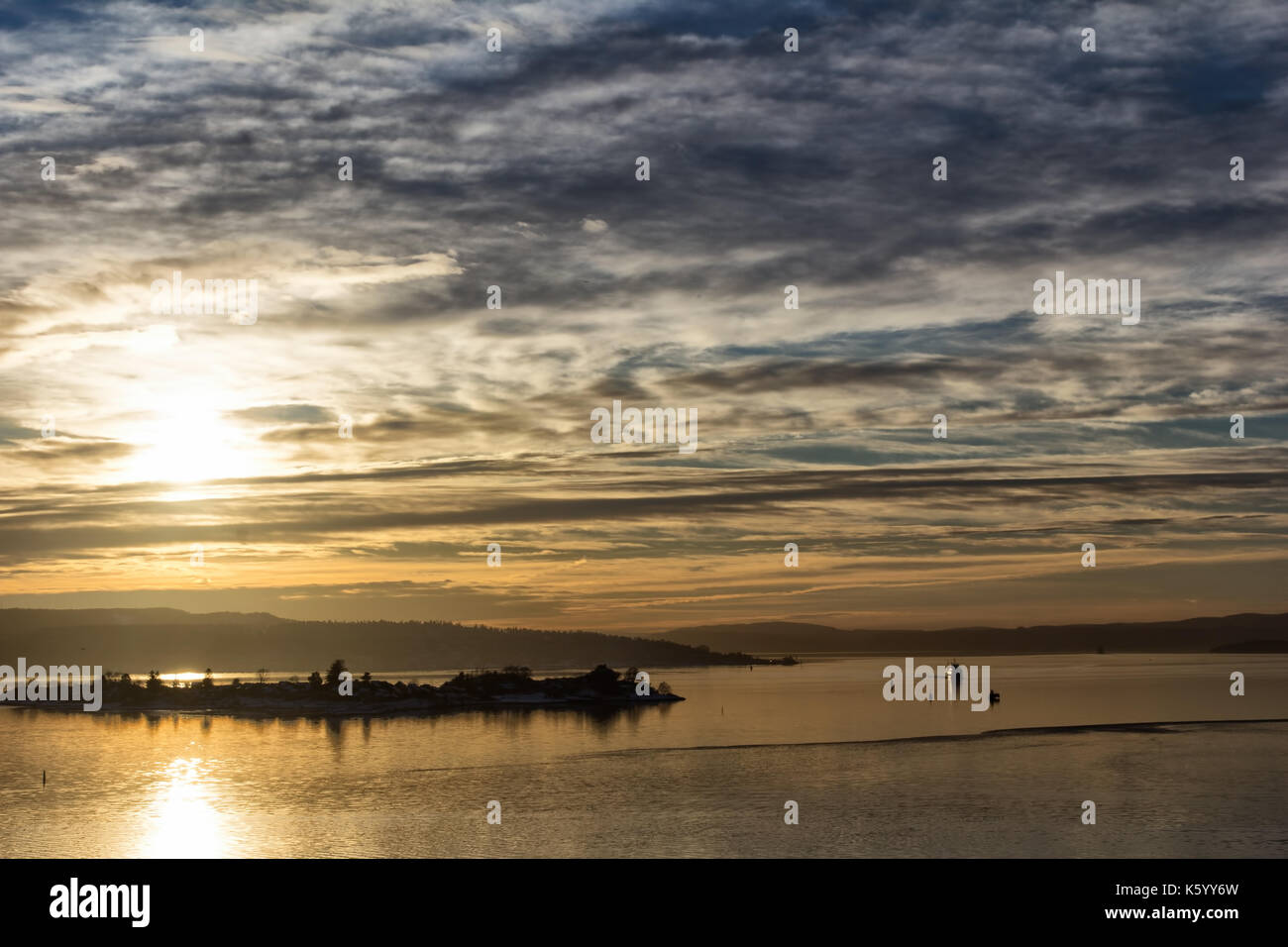 Vista di oslofjord in una fredda giornata invernale Foto Stock