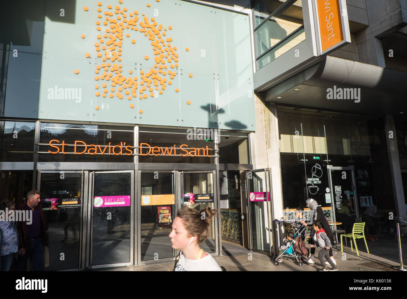 San Davide's,Dewi Sant,negozi,centro,negozi,shopsCardiff, Cardiff,capitale,Galles,Welsh,città,centro,U.K.,UK,l'Europa,Unione,welsh,cosmopolita, Foto Stock