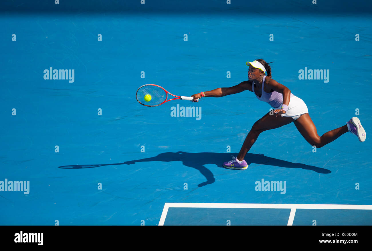 Sloane stephens in match play al 2013 Australian Open Grand Slam Tennis Tournament. L'adolescente ha sconfitto il grand slam champion Serena Williams. Foto Stock