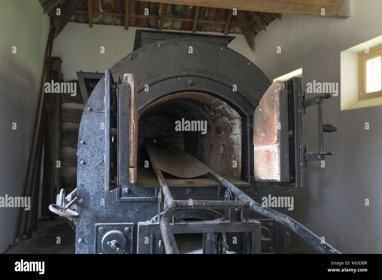 Crematorio camera con forno a ex tedesco del campo di concentramento Monumento Nazionale Kamp Vught nei Paesi Bassi Foto Stock
