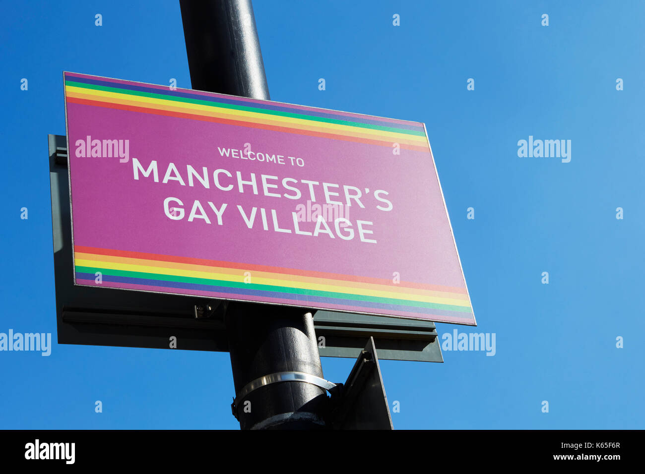 Manchester, Regno Unito - 10 Maggio 2017: Close Up di benvenuto a Manchester il Villaggio Gay segno Foto Stock