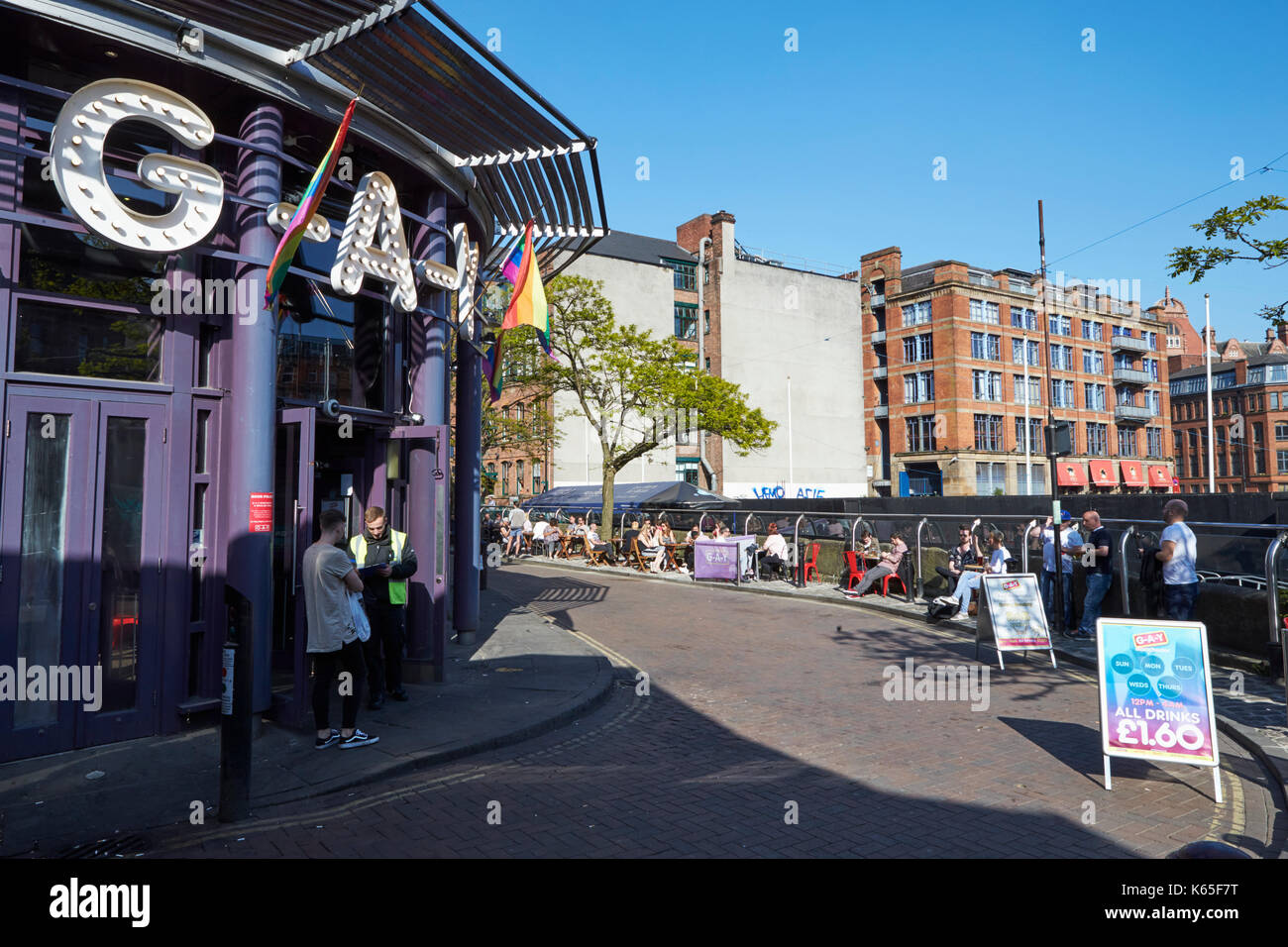 Manchester, Regno Unito - 10 Maggio 2017: esterne di edifici a Manchester il Villaggio Gay Foto Stock