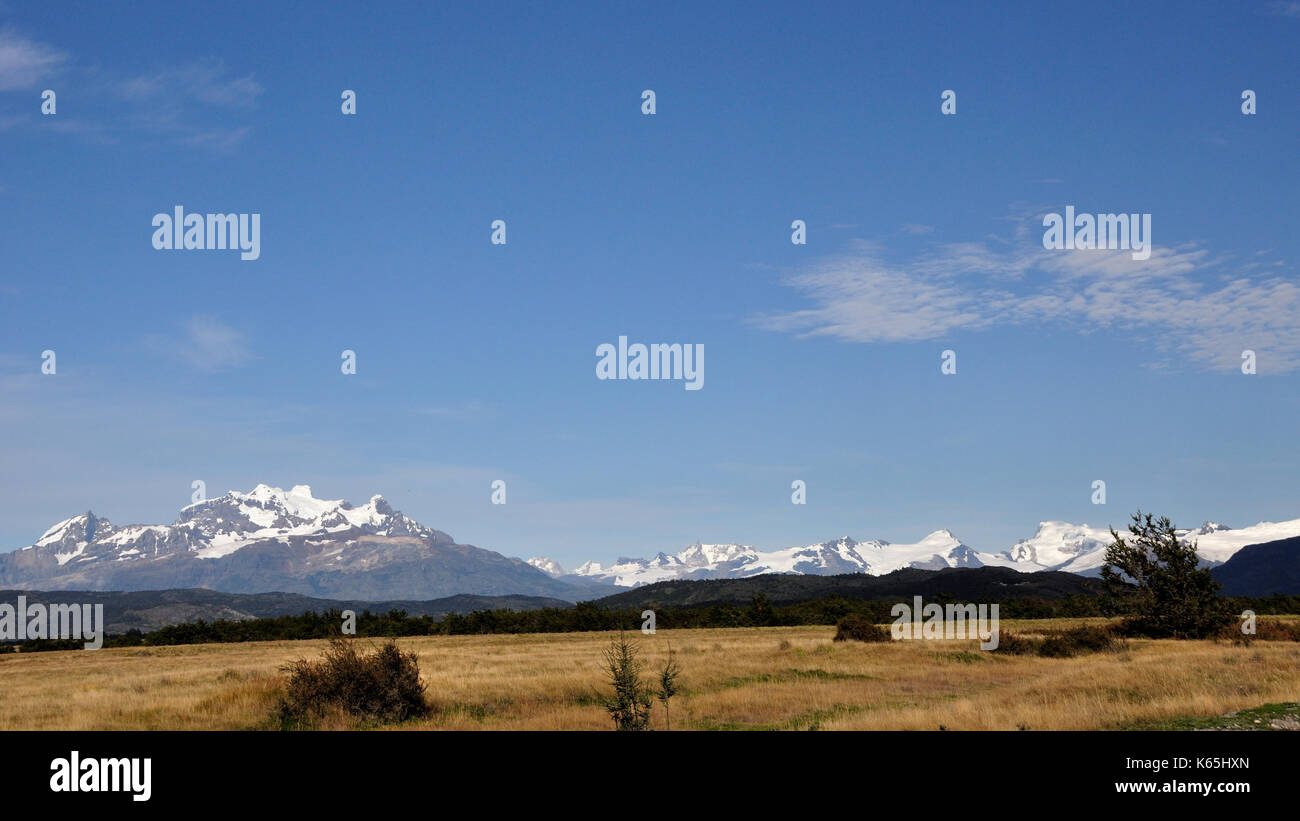 Raramente visto e raramente salito, Monte Balmaceda nel sud del Cile´s in Patagonia, vicino al parco nazionale Torres del Paine Foto Stock