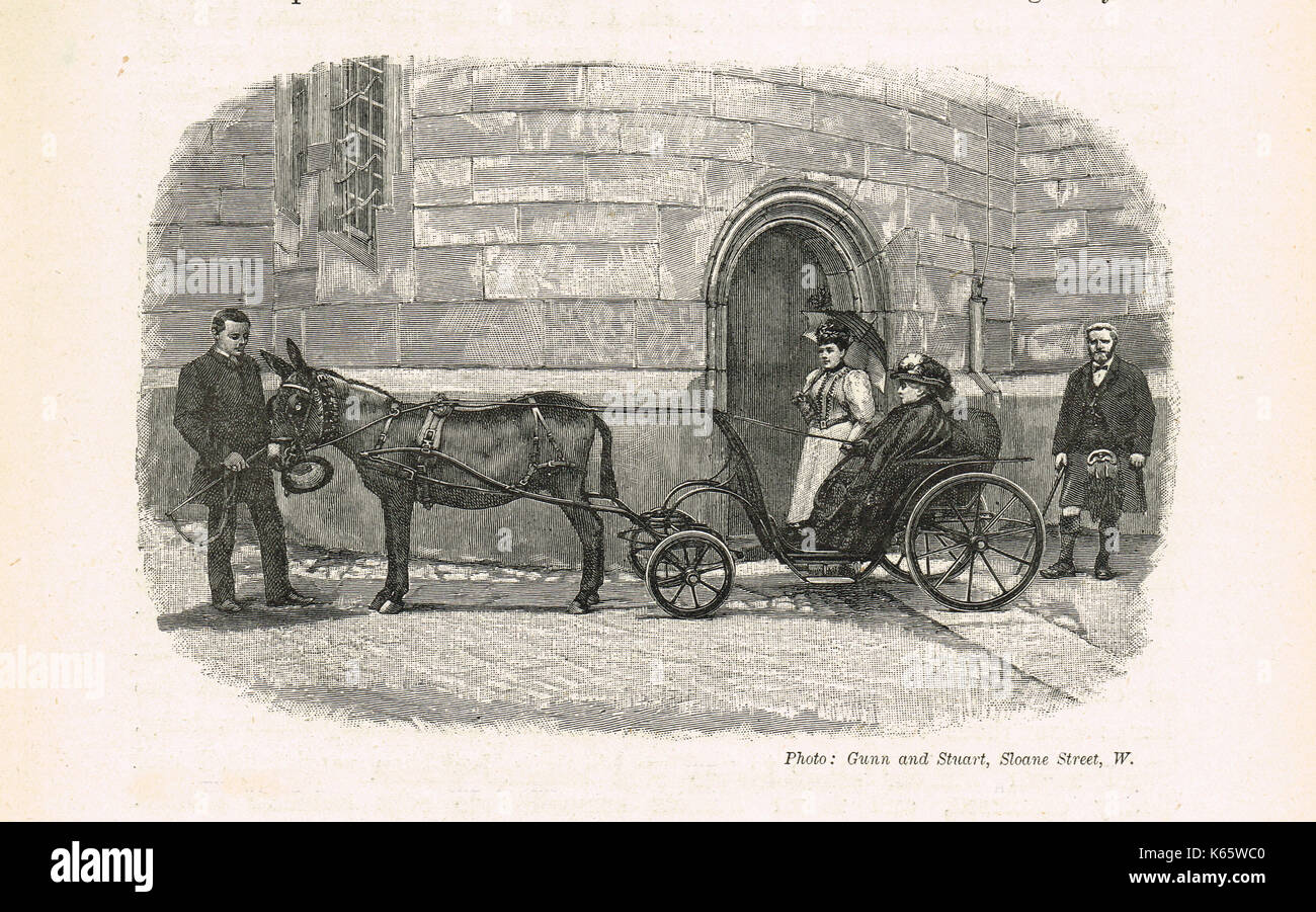 Anziani La regina Victoria nella sua sedia donkey all'inizio della giornata, il castello di Windsor, circa 1890 Foto Stock
