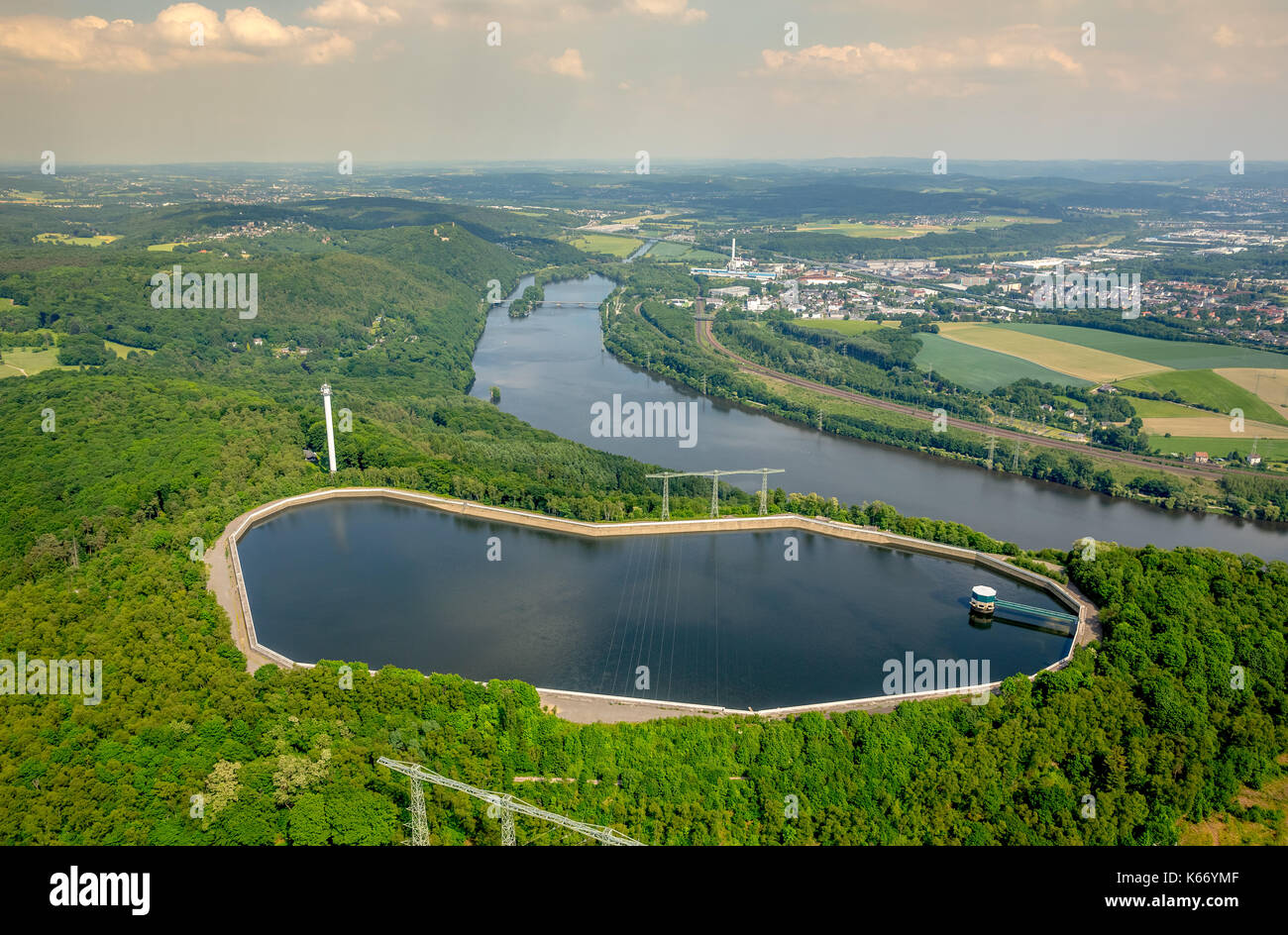 Kkoepchenwerk rwe, deposito di acqua impianto di alimentazione conservazione, la nuova batteria di deposito in contenitori, logo rwe, herdecke, ruhr, NORDRHEIN-WESTFALEN, Germania, Foto Stock