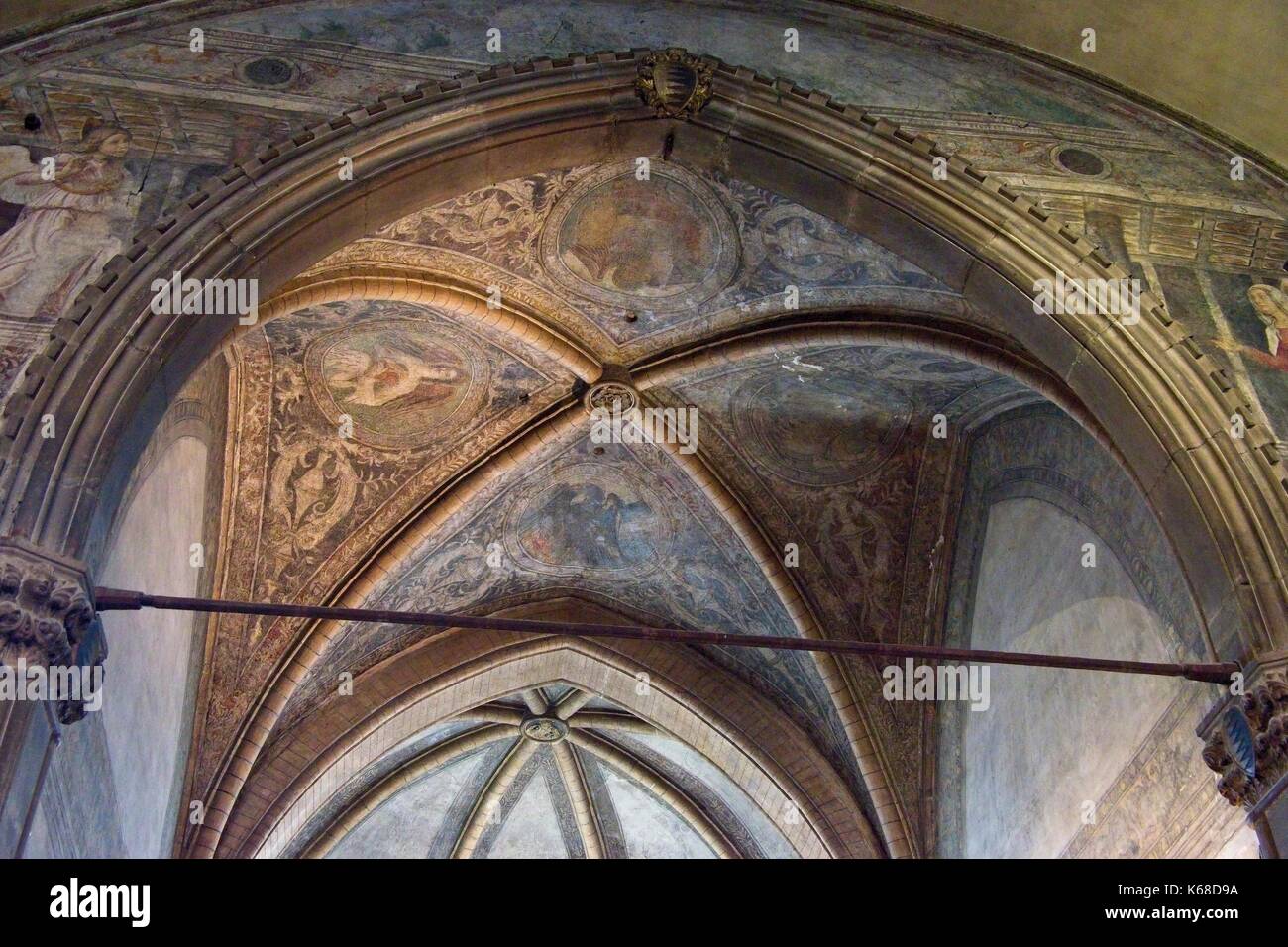 Venezia Veneto Italia. La Basilica di Santa Maria Gloriosa dei Frari, (I Frari) costruito 1250-1338. Soffitto interno. Foto Stock