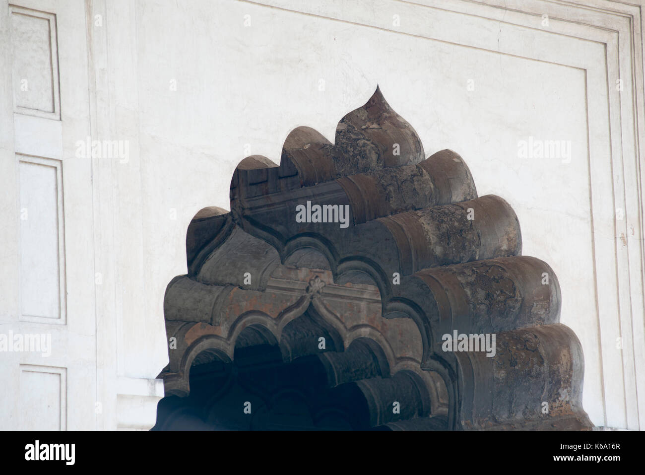 Edificio ad arco presso il red fort di Delhi Foto Stock