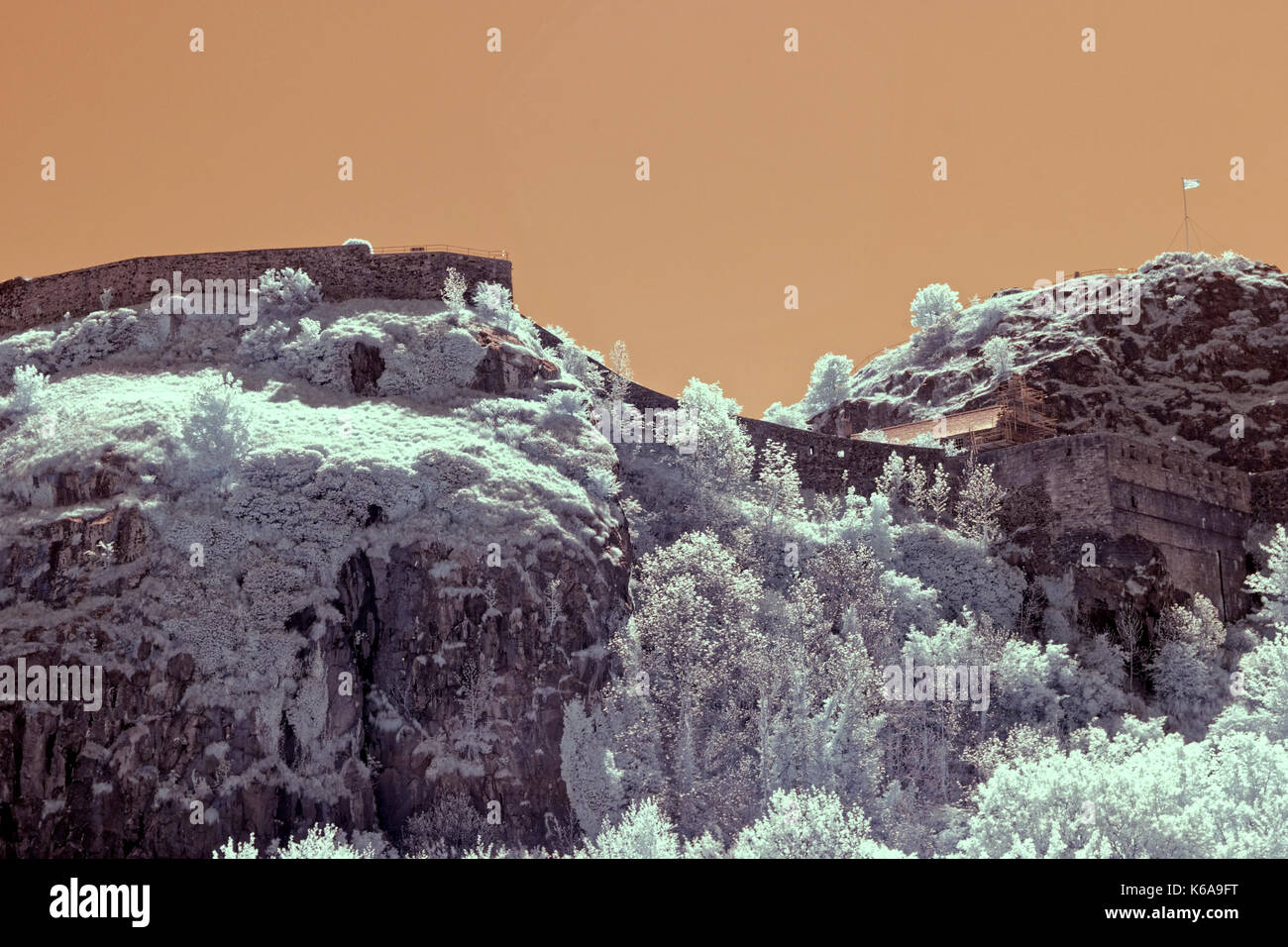 Dumbarton castle infra rosso molto soleggiata giornata la roccia Foto Stock