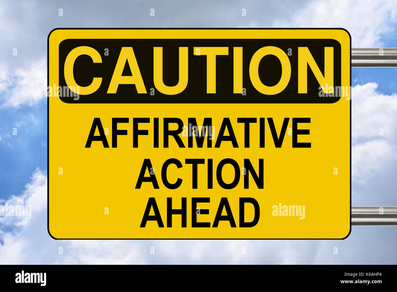Azione affermativa avanti, giallo cartello stradale Foto Stock