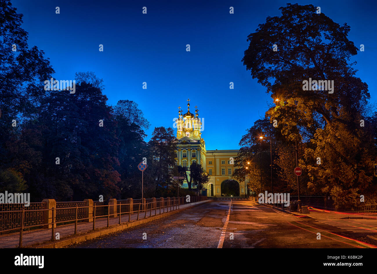 Sera autunno street view per il Palazzo di Caterina a Carskoe Selo pushkin San Pietroburgo, Russia Foto Stock