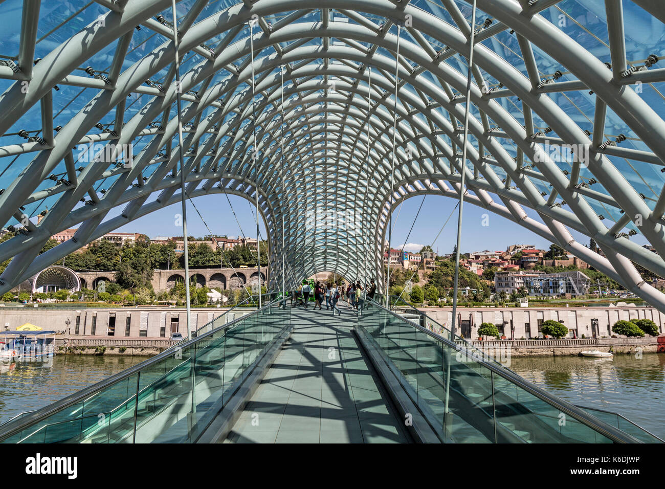 Dettaglio del Ponte della Pace a Tbilisi, Georgia. Foto Stock