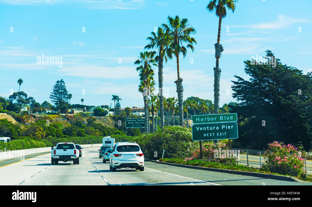 Il traffico sulla Pacific Coast highway southbound. california, Stati Uniti d'America Foto Stock