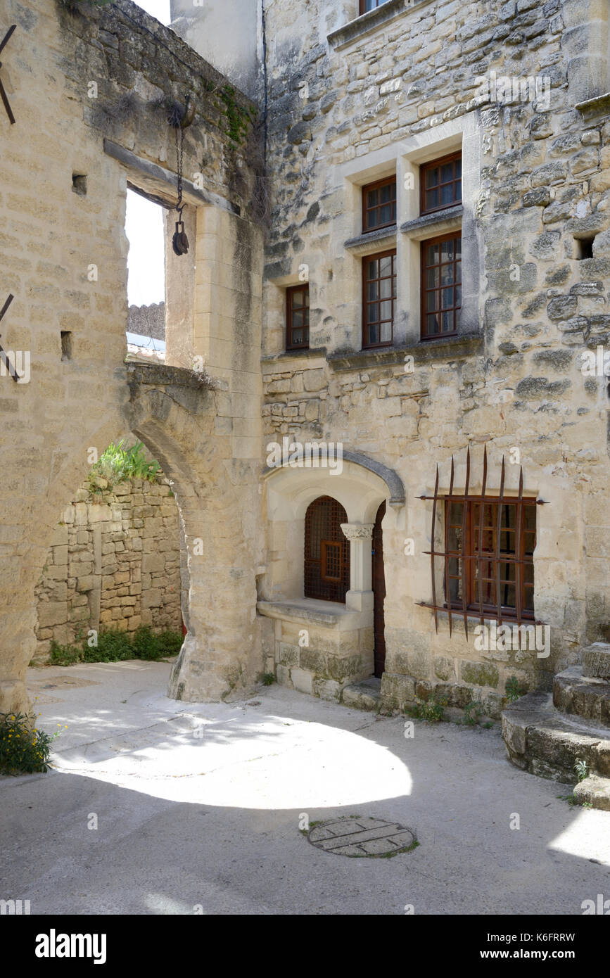 Medieval town house viens luberon Vaucluse Provence Francia Foto Stock