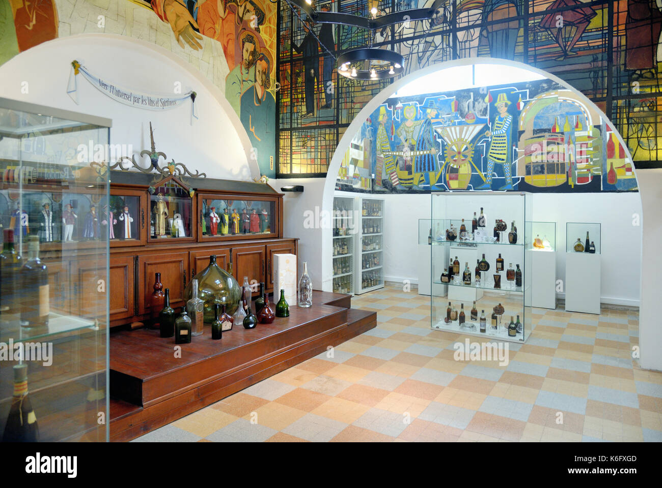 Museo del vino e degli spiriti, o esposizione Univrselle des Vins et spiritueux, Bendor Island, o Ile de Bendor, Bandol Var Provence France Foto Stock