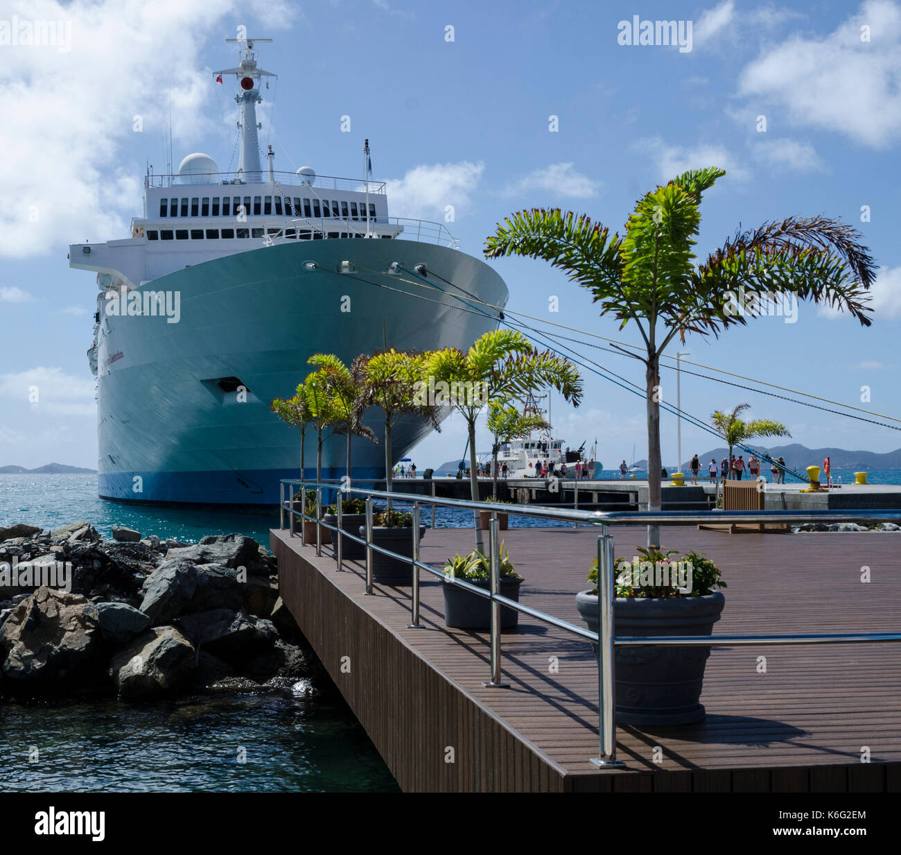 Thomson celebrazione nave da crociera ancorata in Road Town, Tortola, Isole Vergini britanniche Foto Stock