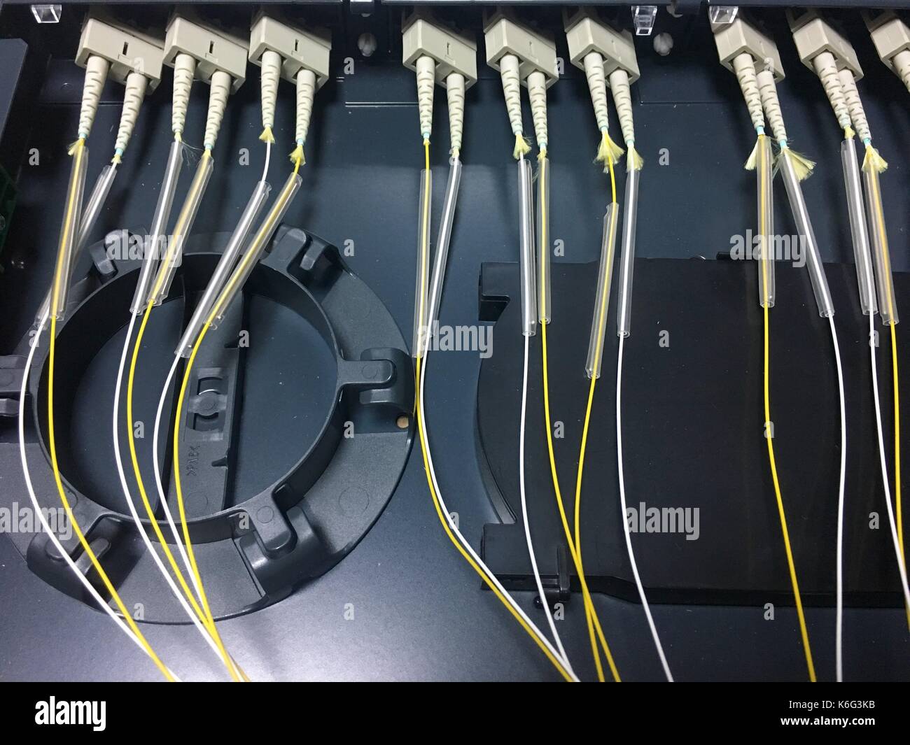 Patch in fibra ottica installazione del pannello Foto Stock