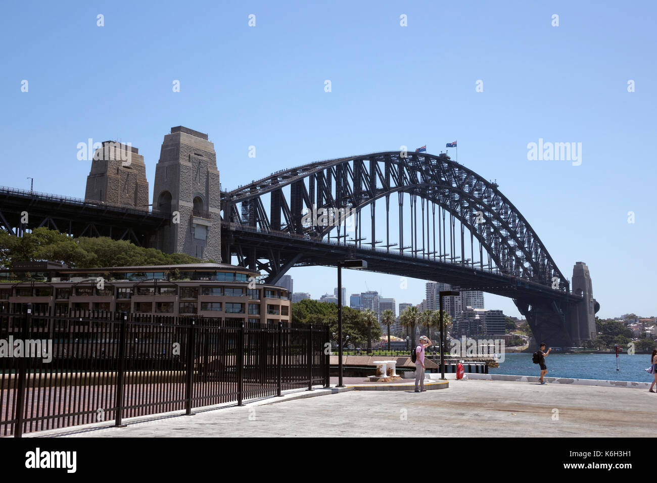 Chiusura del Sydney Harbour Bridge visto dal Circular Quay di Sydney Australia Novembre 2016 Foto Stock
