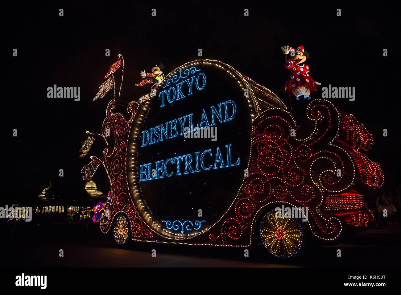 Tokyo Disneyland parata elettrica dreamlights al Tokyo Disneyland dove tutti i vostri personaggi Disney preferiti prendono vita su Sfilata carri allegorici Foto Stock
