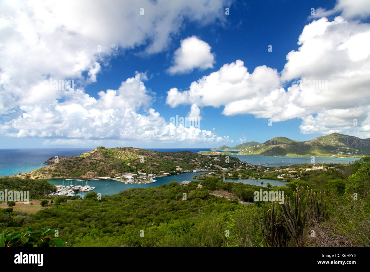Antigua, una vista panoramica del porto di inglese da Shirley Heights Foto Stock