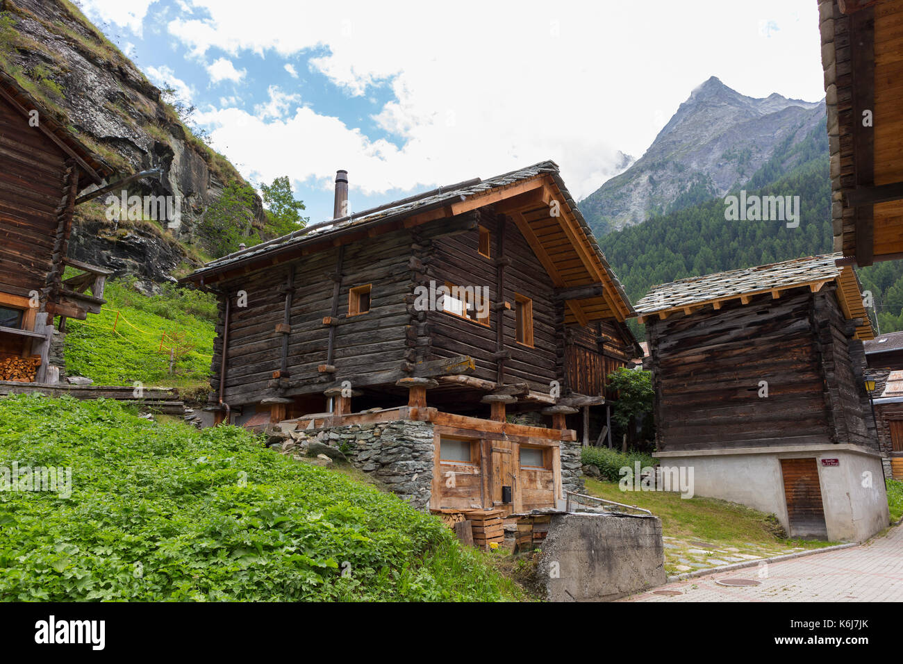 Les hauderes, Svizzera - cabina tradizionale alpi Pennine. Foto Stock