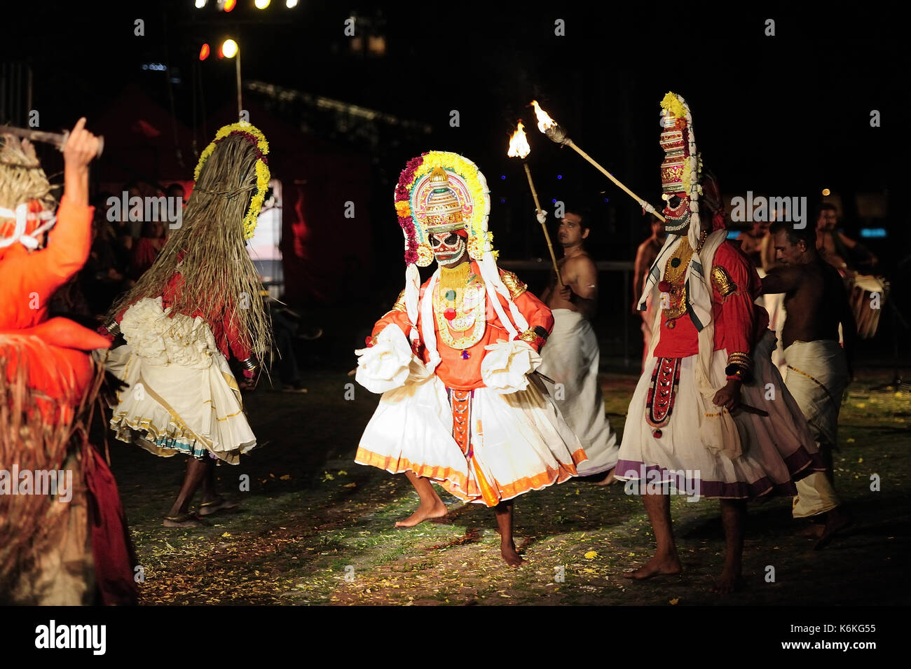 Mudijettu (muṭiyēṭṭụ),indiana, Kerala, più antico, indiano, teatro, tradizioni, cultura, Bhadrakali - la storia dell'assassinio del demone Darika (dārikav Foto Stock