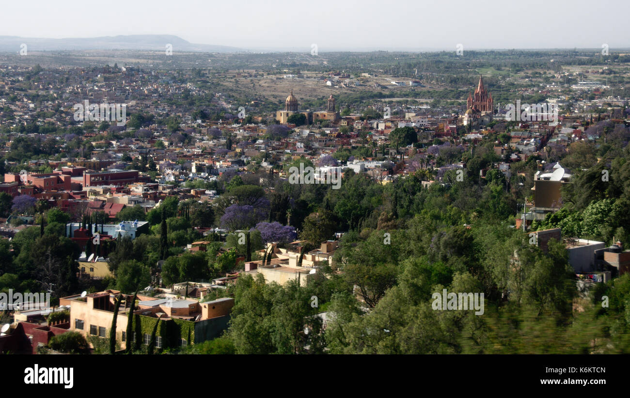 San Miguel de Allende, Guanajuato, Messico - 2013: Vista panoramica della città. Foto Stock