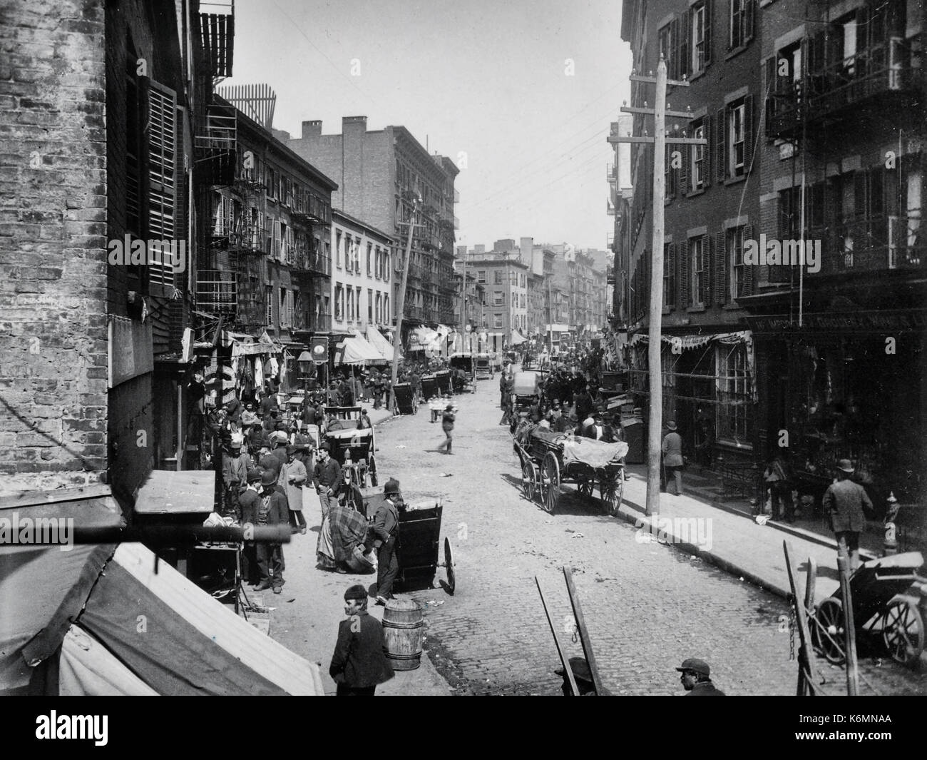 Il Mulberry Bend era un'area nella famigerata cinque punti nel quartiere di Lower Manhattan, New York City. Esso si trova in quello che è ora Chinatown, Manhattan su Mulberry Street, circa 1890. Jacob Riis Foto Stock