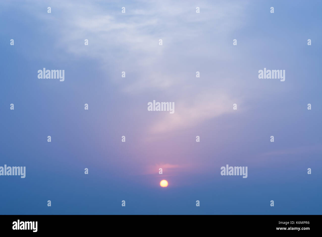 Cielo sereno con il minimo di tramonto Foto Stock